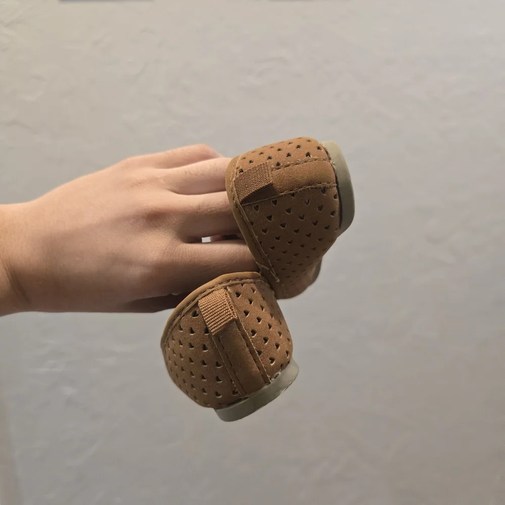 Carters brown flats 7c